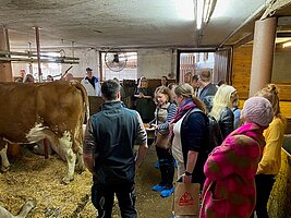 csm_besichtigung_biobauernhof_06stall_bild-da_ee821f41e7.jpg